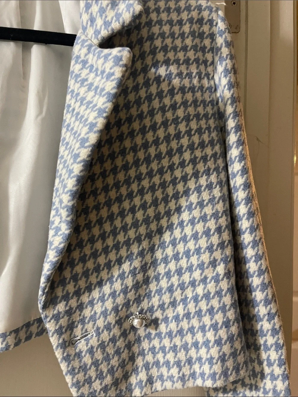 Cropped Houndstooth Blazer Jacket in Light Blue and White - Picture 5 of 6